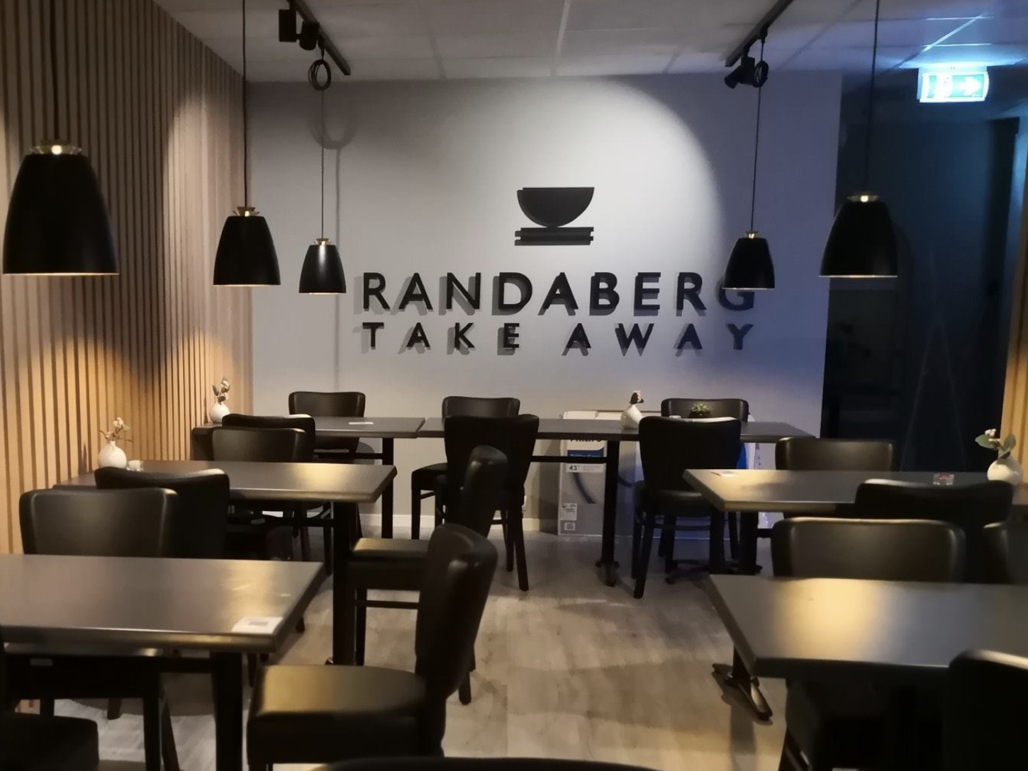 Bilde fra innsiden av Randaberg Take Away