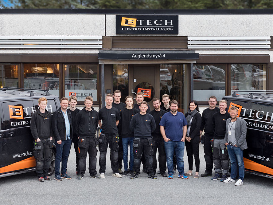 Bilde av de ansatte på e tech